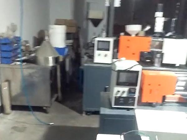 微型注塑機(jī)