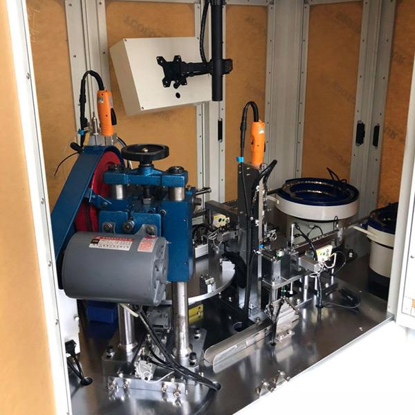 廠家直銷自動(dòng)化生產(chǎn)線蹲牙螺絲組裝機(jī)自動(dòng)供材料